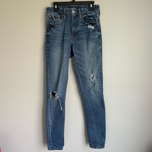 Aeropostale High Rise Curvy Jeans - Picture 2 of 4